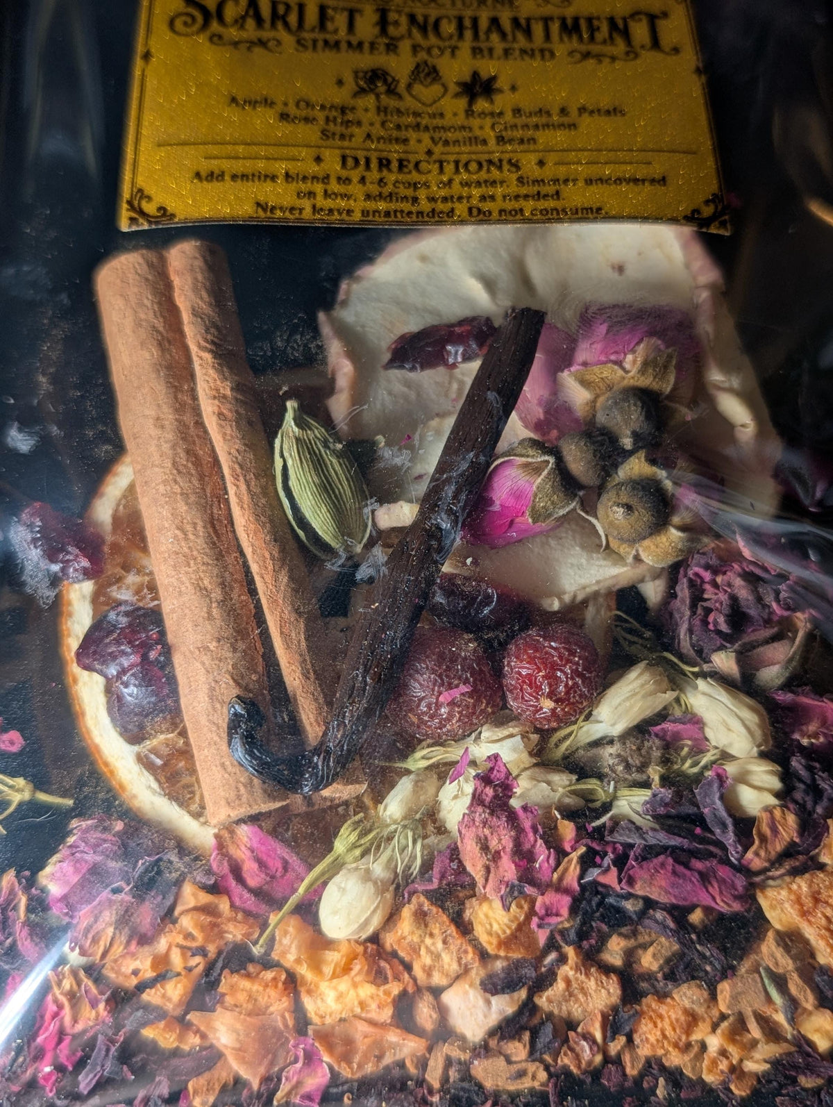 Scarlet Enchantment Simmer Pot Blend • Attraction, Passion and Confidence
